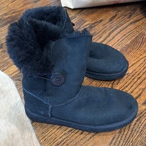 UGGS - short Bailey Button Boot